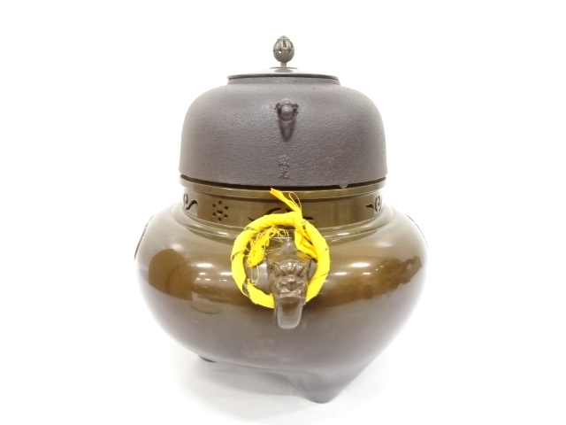  風炉師　般若勘渓　釜師　菊池政光造　唐銅　鬼面風炉(底瓦付)